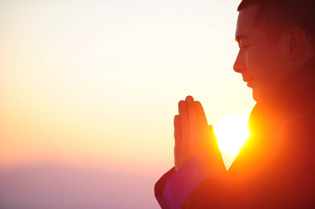 Ilustrasi vinyasa yoga. Sumber foto: Pixabay