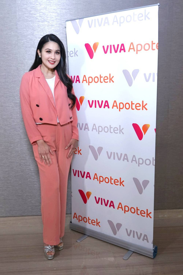 Sandra Dewi, sekarang jadi Duta Viva Apotek