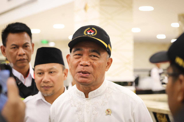 Menko PMK Muhadjir Effendy cek kesiapan Daker Madinah. Foto: Dok. MCH 2023