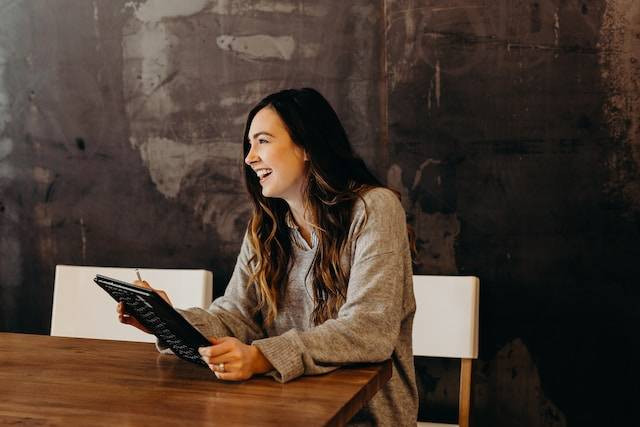 Ilustrasi Wanita Karir. Foto: Unsplash.com