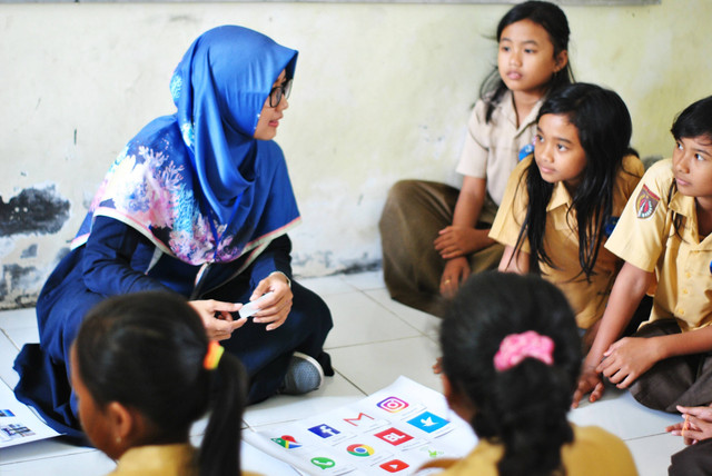 Ilustrasi Kata-Kata untuk Wali Kelas saat Perpisahan, sumber foto (Husniati Salma) by unsplash.com