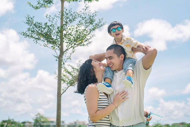 Westny Dj bersama keluarganya. Foto: Instagram/@westnydj