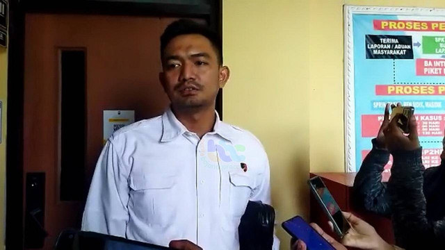 Kasat Reskrim Polres Bojonegoro, AKP Girindra Wardhana Akbar Ramdhani, saat beri keterangan. Senin 05/06/2023). (Foto: Dok Istimewa)