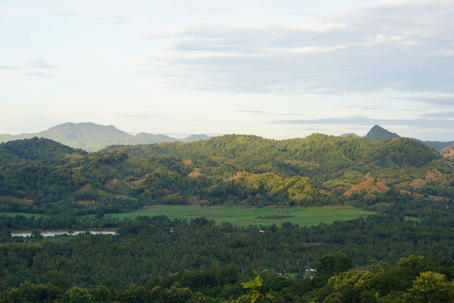 Ilustrasi Gunung Batu Jonggol | Sumber: Unsplash/Madrosah Sunnah