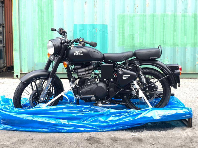 Kantor Pelayanan Utama Bea dan Cukai (KPUBC) Tipe A Tanjung Priok akan melelang motor Royal Enfield. Foto: dok. lelang.go.id