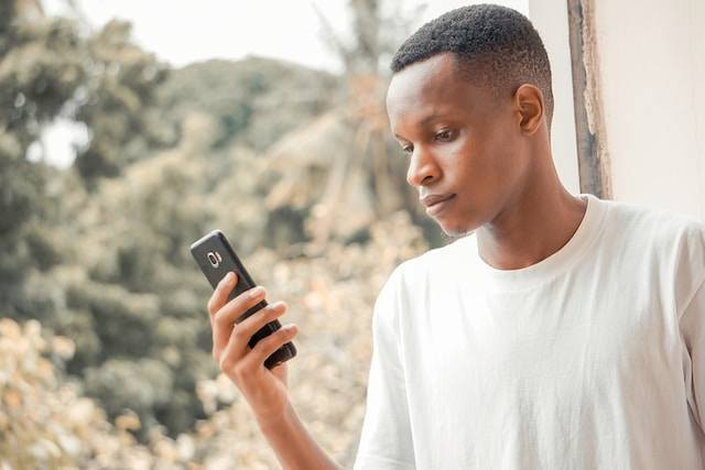 Ilustrasi cara mengatasi aplikasi MyXL error. Foto: Unsplash.com/Qim Manifester
