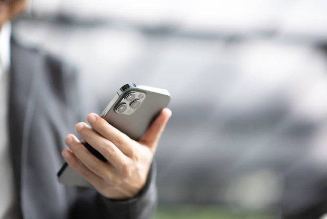 Ilustrasi iPhone 13 Pro. Foto: Shutter Stock