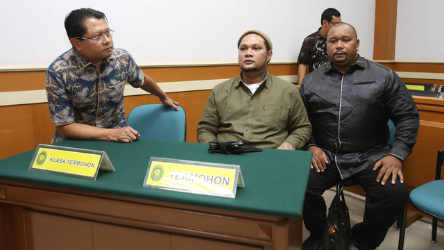 Musisi Virgoun menjalani sidang cerai denga agenda mediasi di Pengadilan Agama Jakarta Barat, Jakarta, Rabu, (7/6/2023). Foto: Agus Apriyanto