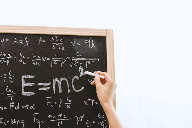 Kunci jawaban PAT matematika kelas 8 semester 2. Sumber: pexels.com