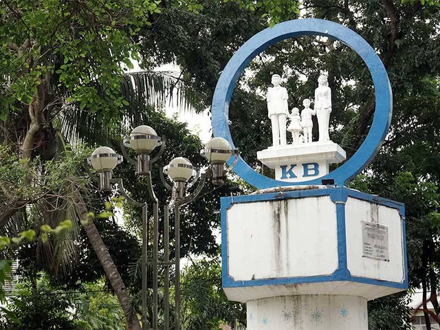 Monumen Keluarga Berencana. Foto: Indonesia Public Art Archive (IPAA)