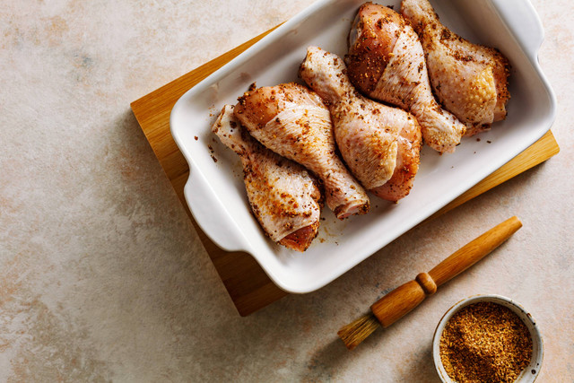 Ilustrasi marinasi ayam. Foto: Shutterstock