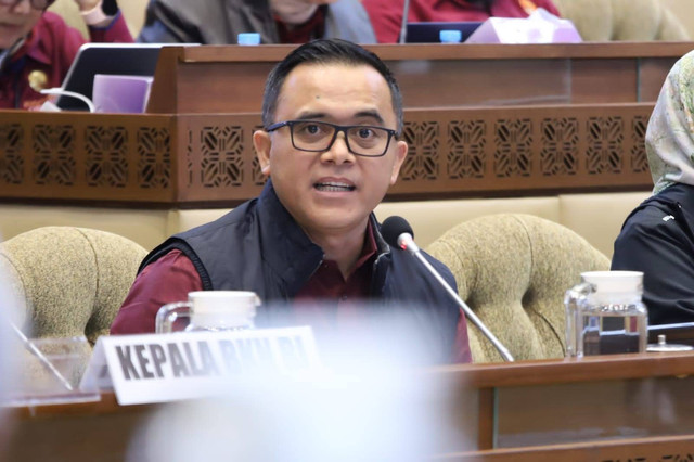 Menteri PANRB Abdullah Azwar Anas dalam Rapat Kerja dan Rapat Dengar Pendapat dengan Komisi II DPR RI, Rabu (07/06). Foto: KemenPAN-RB