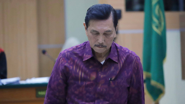 Menko Marves Luhut Binsar Pandjaitan di ruang persidangan kasus Haris-Fatiah di Pengadilan Negeri Jakarta Timur, Kamis (8/6/2023). Foto: Jamal Ramadhan/kumparan