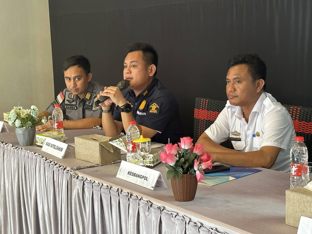 Kasi Inteldakim Imigrasi Kotabumi memberikan pemaparan