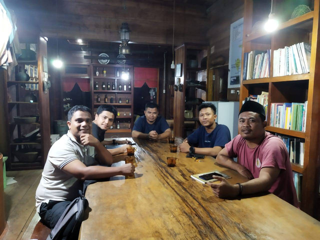 Diskusi tentang potensi anak muda Aceh Singkil (Sumber: Dokumen Pribadi)