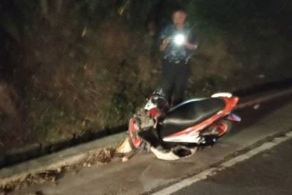 Pemotor tewas ditabrak mobil di Cipanas Garut, Sabtu (10/6/2023). Foto: Dok. Istimewa