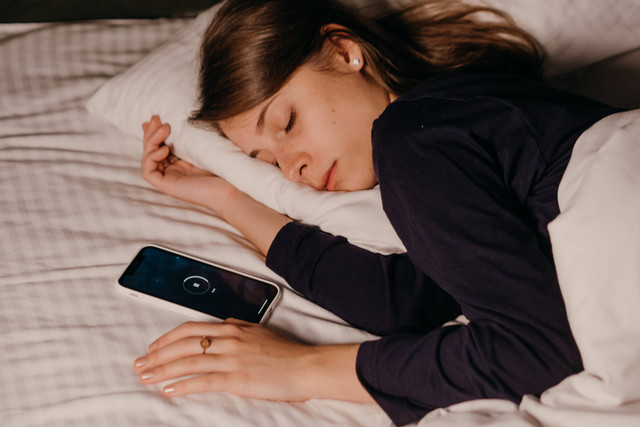 Ilustrasi Ucapan Good Night untuk Pacar, sumber foto (Polina Kovaleva) by pexels.com