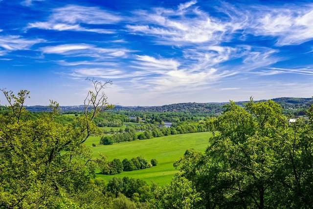 Ilustrasi Bukit Simarjarunjung. Sumber Foto: Pixabay @Warsan