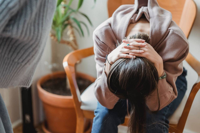 Ilustrasi emotional abuse adalah. Sumber foto: pexels/Liza Summer.