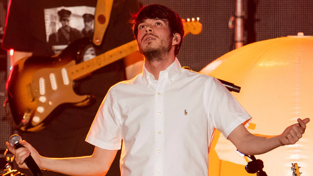 Rex Orange County tampil di panggung konser iHeartRadio ALTer EGO 2020 di The Forum di Inglewood, California pada 18 Januari 2020. Foto: Robyn Beck / AFP