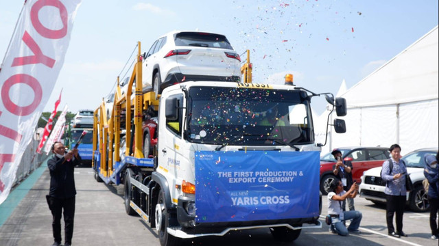 Seremoni produksi perdana dan ekspor Toyota Yaris Cross di PT TMMIN, Selasa (13/6/2023). Foto: Aditya Pratama Niagara/kumparan