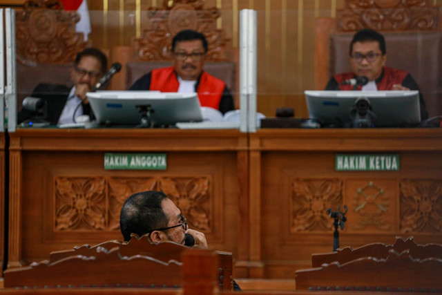 Saksi yang juga ayah dari korban kasus dugaan penganiayaan terhadap David Ozora, Jonathan Latumahina memberikan keterangan saat sidang lanjutan di Pengadilan Negeri Jakarta Selatan, Jakarta, Selasa (13/6/2023). Foto: Asprilla Dwi Adha/ANTARA FOTO