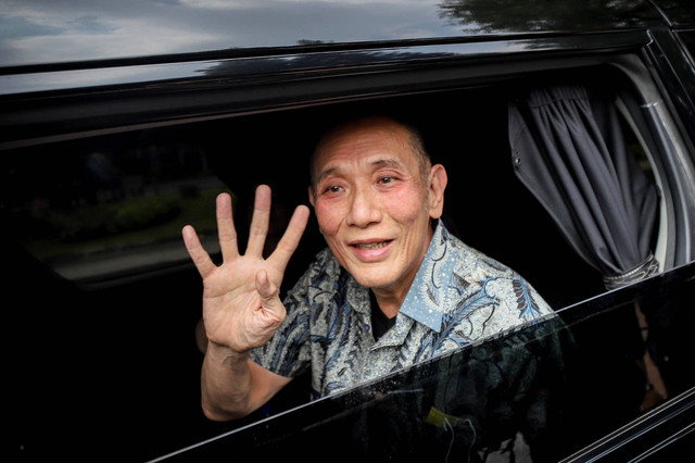 Pengusaha jalan tol, Jusuf Hamka, usai mendatangi kantor Kemenkopolhukam, Jakarta, Selasa (13/6/2023). Foto: Jamal Ramadhan/kumparan