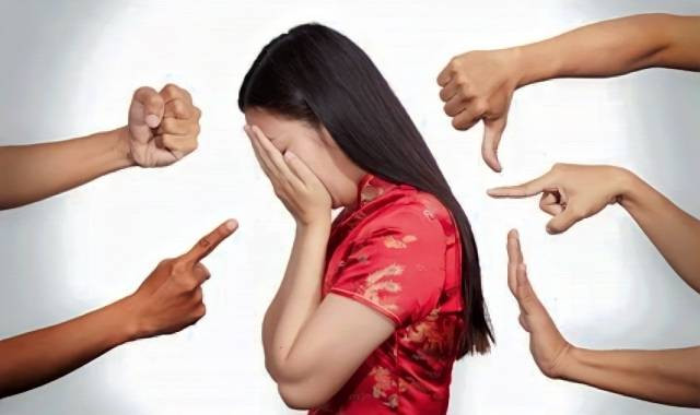 Ilustrasi orang yang selalu dikomentari. Foto: Shutterstock
