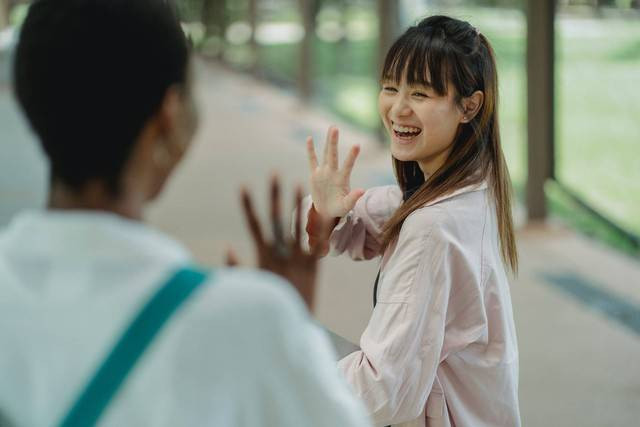 Ilustrasi cara membalas what's up. Foto: Pexels. 
