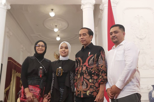 Putri Ariani bersama Presiden Jokowi, Kamis (14/6/2023). Foto: Nadia Riso/kumparan