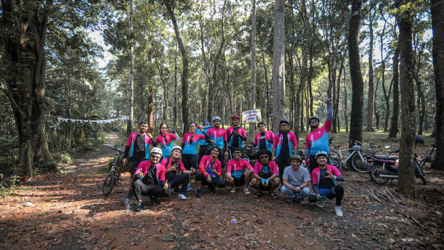 kumparan Cycling Club gowes di Jepara, Jawa Tengah. Foto: kumparan