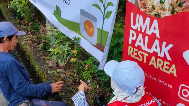 Penanaman bunga vegetasi di subak sembung Denpasar, Bali - IST