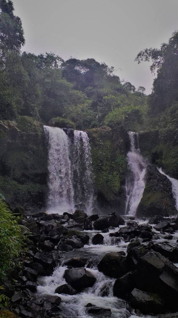 Pesona Curug Jenggala yang Menyejukkan Mata