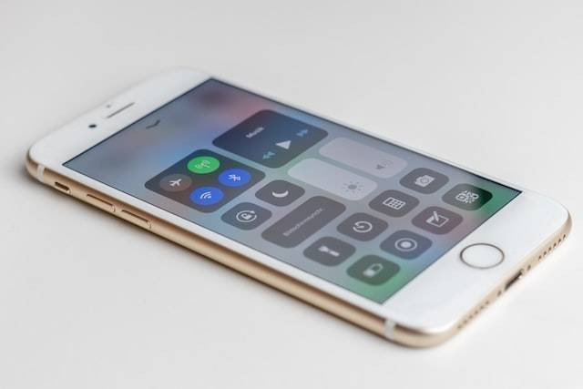 ilustrasi cara melihat versi bluetooth di HP Android. Foto: unsplash.com. 
