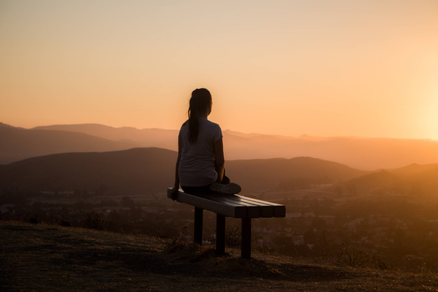  Cara agar Pikiran Tenang, Foto: Unsplash/Sage Friedman