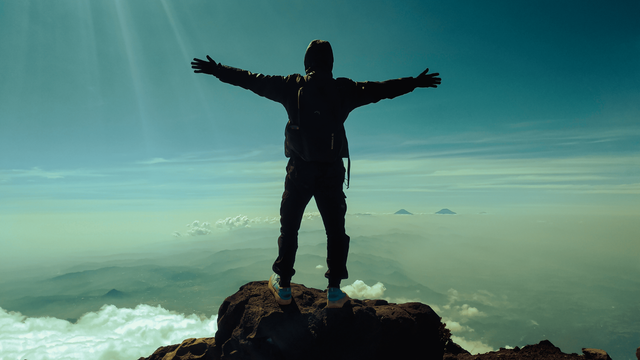 Puncak Gunung Slamet Via Bambangan ; Source : Foto Pribadi