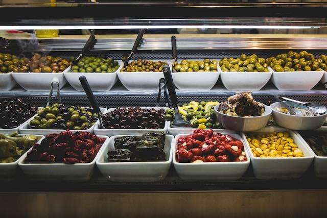 Ilustrasi buffet hotel adalah. Sumber: Unsplash/Benjamin Ashton.