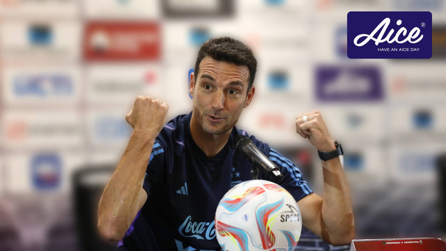 Pelatih Timnas Argentina, Lionel Scaloni memberikan keterangan pers jelang laga FIFA Matchday melawan timnas Indonesia di Stadion Utama Gelora Bung Karno, Minggu (18/6/2023). Foto: Aditia Noviansyah/kumparan