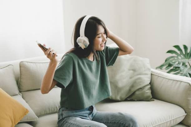 Ilustrasi Cara Menyalakan Headset Bluetooth, Foto: Unsplash.
