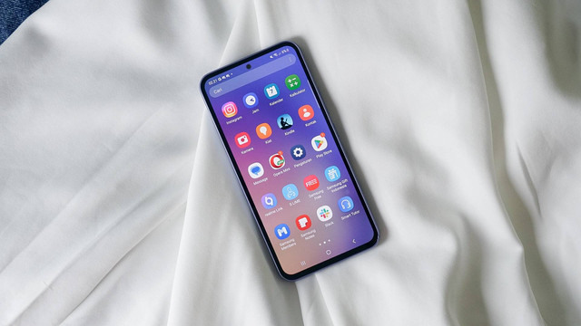 HP Samsung Galaxy A54 Foto: Kevin S. Kurnianto/kumparan