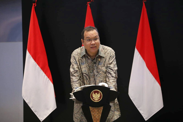 Direktur Utama Bursa Efek Indonesia (BEI) Iman Rachman memberikan sambutan pada acara Peresmian pencatatan perdana Efek Beragun Aset Syariah berbentuk Surat Partisipasi Sarana Multigriya Finansial - Bank Syariah Indonesia. Foto: Aditia Noviansyah/kumparan