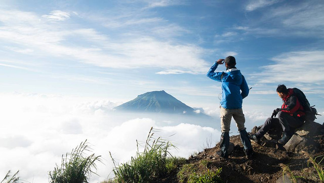Ilustrasi caption naik gunung. Sumber: www.unsplash.com