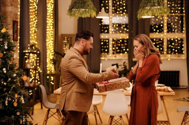 Ilustrasi confess ke crush artinya, sumber foto: Nicole Michalou by pexels.com