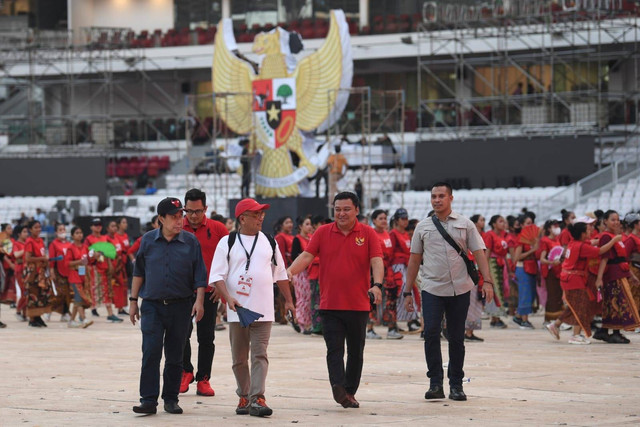Guruh Soekarno di Stadion Gelora Bung Karno, Jakarta, Kamis (22/6). Foto: PDIP