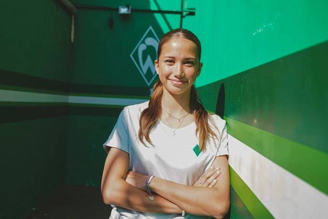 Amira Dahl, pemain keturunan indo di Jerman yang baru gabung sama werder bremen. Foto: Instagram/@milli.bola