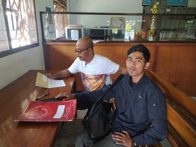 Dokumentasi DPC APSI Kediri: Muhammad Nasrullah, S.H selaku Direktur Pidana Fatmah Isroil Associates memohon informasi ke Desa Malasan 
