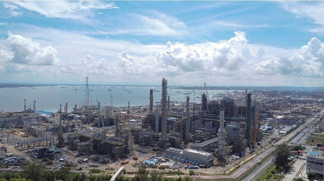 PT Pertamina (Persero) memastikan proyek strategis nasional (PSN) Refinery Development Master Plan (RDMP) Balikpapan sejalan dengan peta jalan transisi energi Indonesia. dok. Pertamina