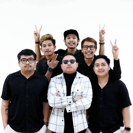 Personel lengkap Guyon Waton. Foto: Guyon Waton