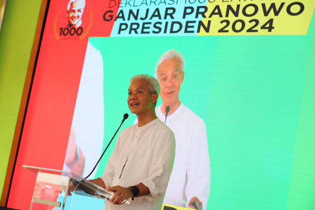 Ganjar Pranowo menghadiri Deklarasi 1000 Lawyers dan Paralega se-Indonesia di Pasar Minggu, Jakarta, Minggu (25/6/2023). Foto: Dicky Adam Sidiq/kumparan