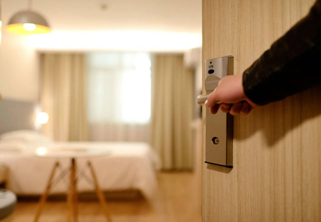 Ilustrasi hotel budget adalah penginapan dengan harga murah. Sumber: Pexels.